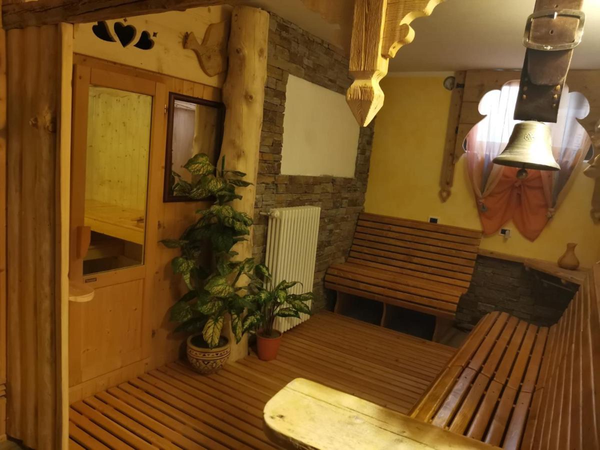Garni Defrancesco Hotel Campitello di Fassa Eksteriør billede