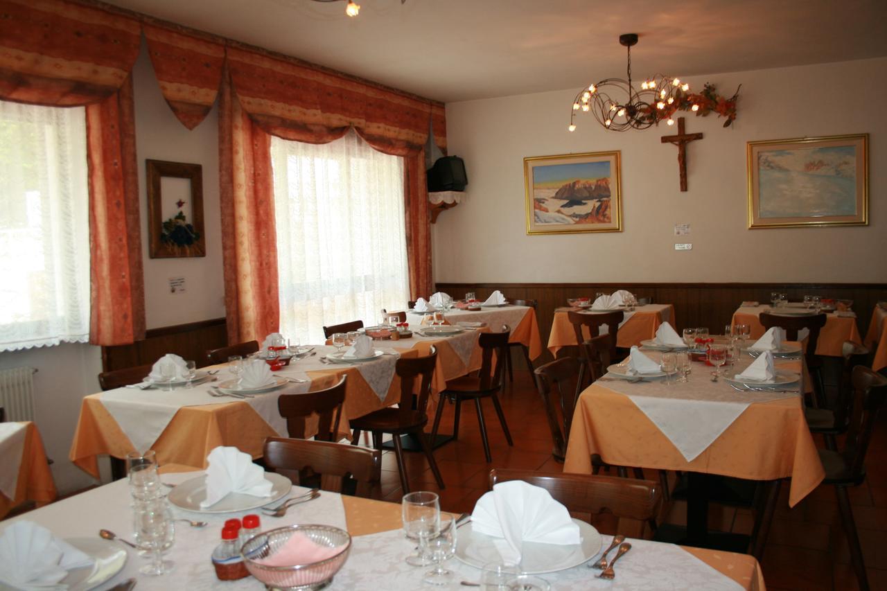 Garni Defrancesco Hotel Campitello di Fassa Eksteriør billede