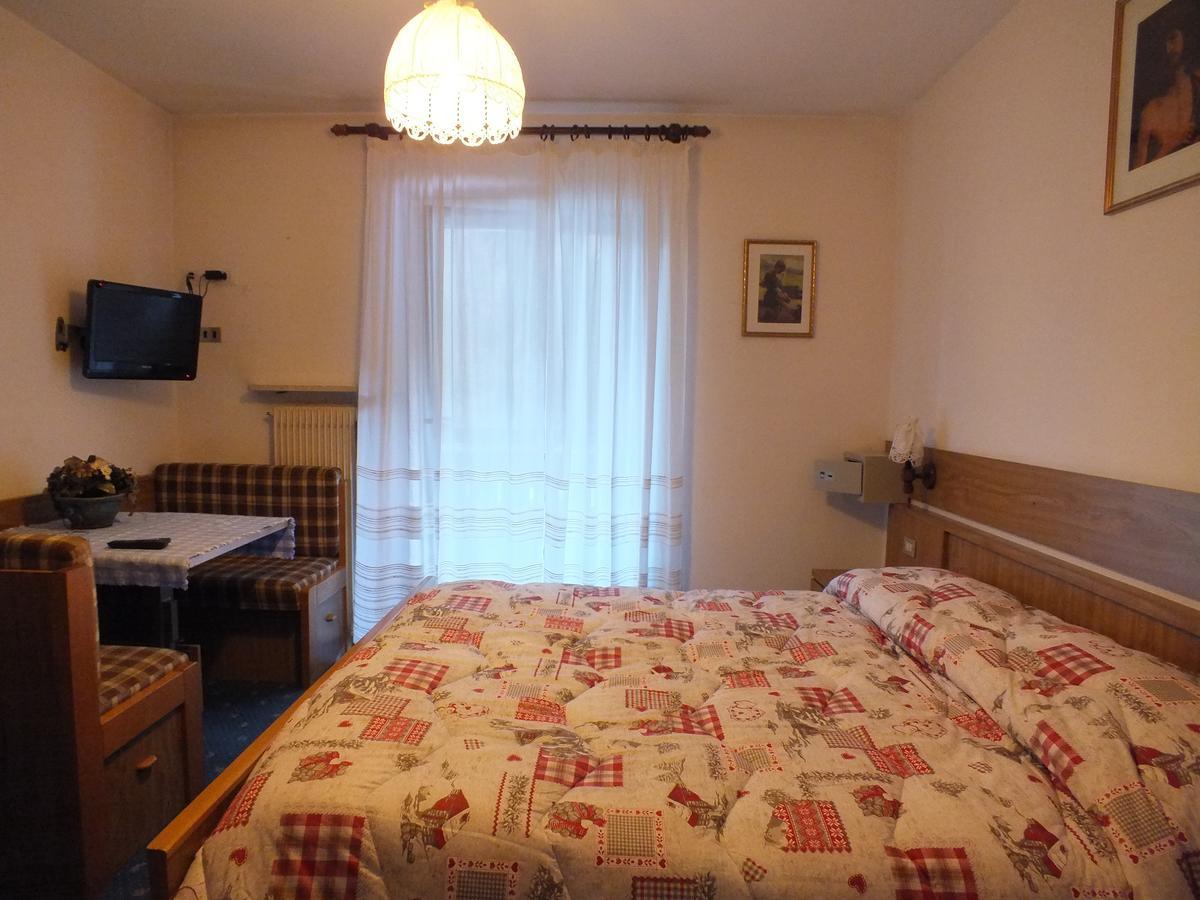 Garni Defrancesco Hotel Campitello di Fassa Eksteriør billede