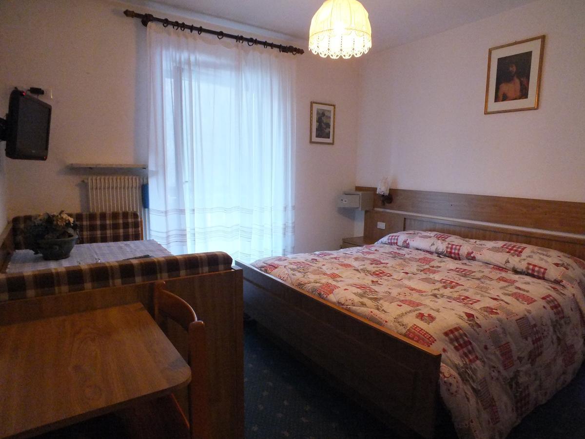 Garni Defrancesco Hotel Campitello di Fassa Eksteriør billede