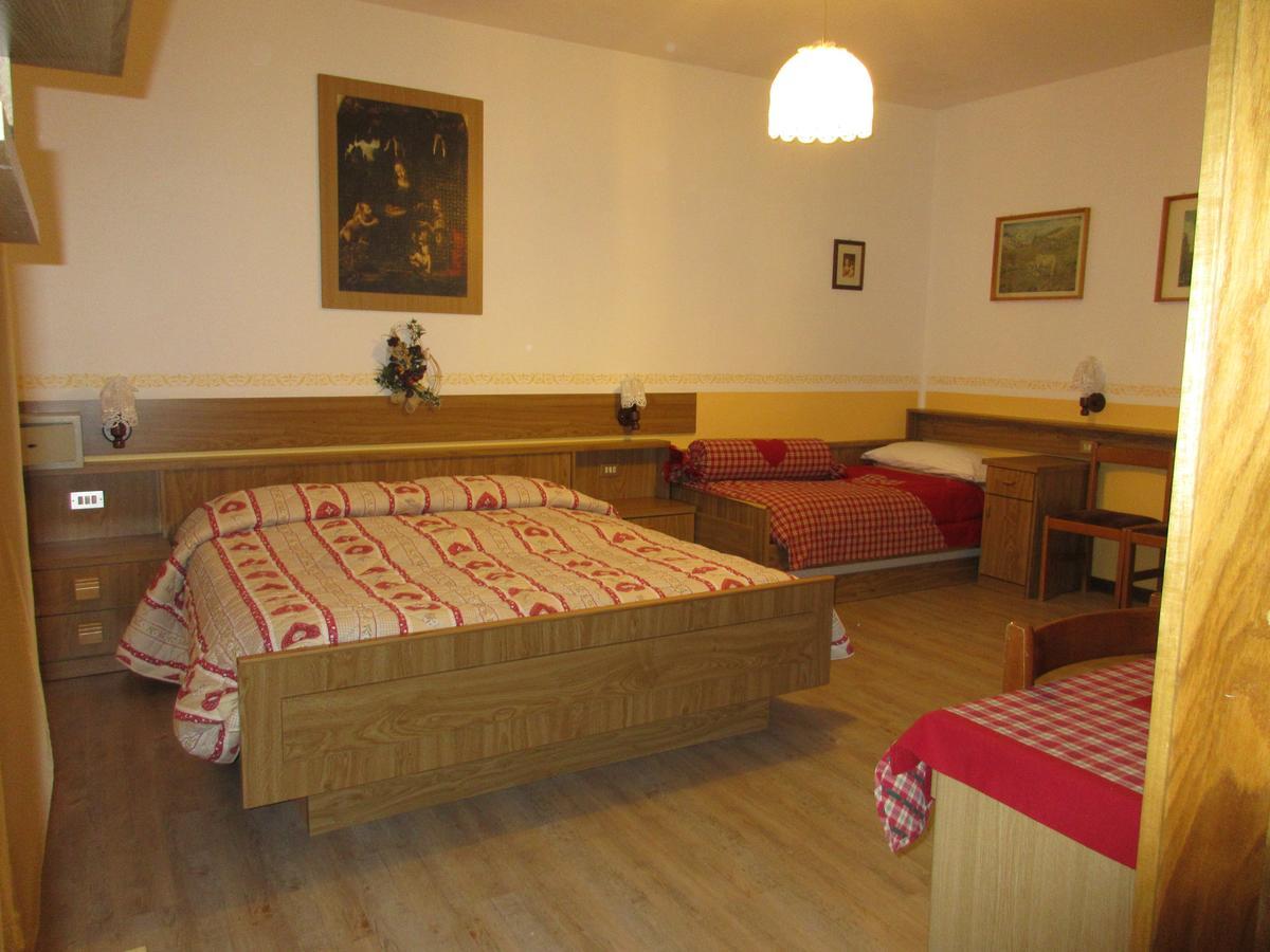 Garni Defrancesco Hotel Campitello di Fassa Eksteriør billede