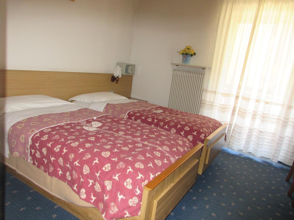 Garni Defrancesco Hotel Campitello di Fassa Eksteriør billede